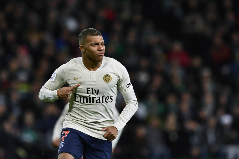 创业板指本月回撤超6%，券商再喊“调整就是机会”